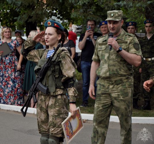 Смоленские росгвардейцы посетили детский военно-патриотический лагерь