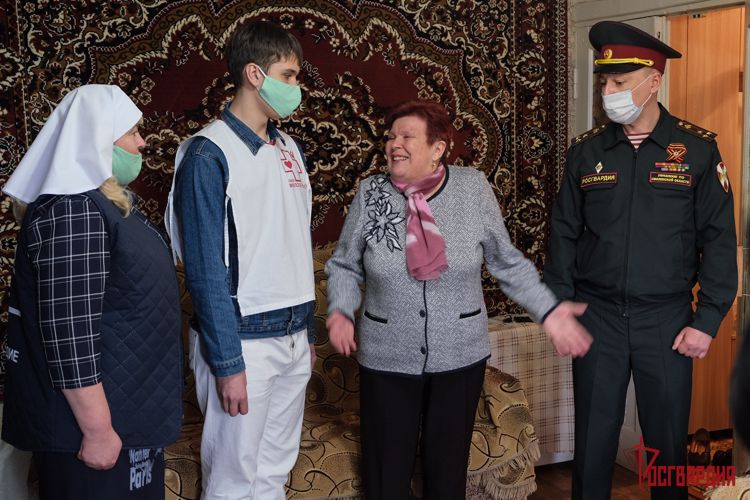 В Смоленске росгвардейцы приняли участие в акции «Помним и благодарим»