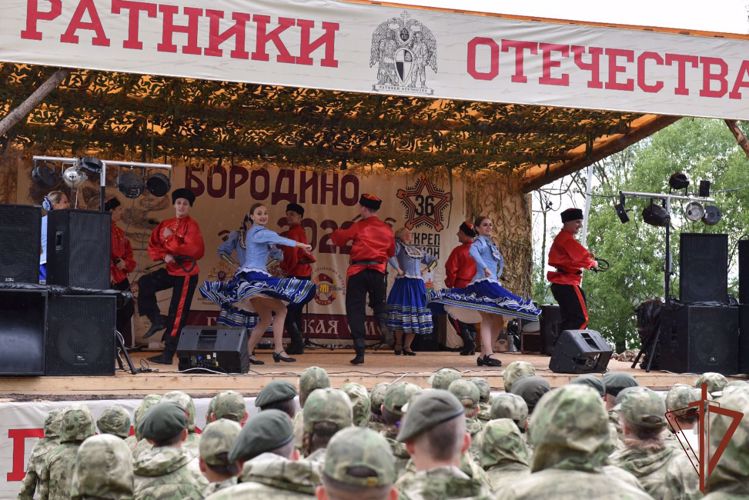 Музыканты Росгвардии дали концерт на военно-патриотических сборах «Гвардейская смена. Бородино-2022»