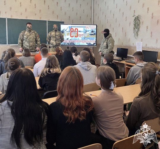 Смоленские росгвардейцы провели патриотические мероприятия для школьников