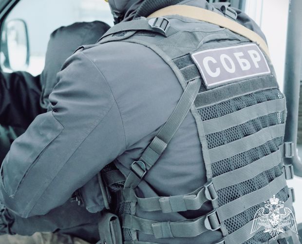 Сотрудники СОБР Росгвардии в Смоленске задержали мужчину, устроившего стрельбу