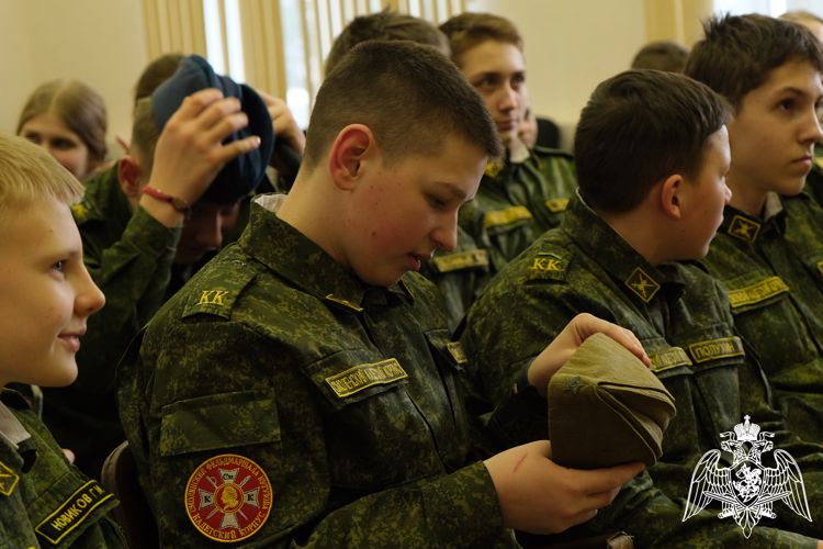 В Смоленске росгвардейцы провели патриотические мероприятия  для подшефных кадетских классов
