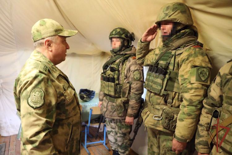 Генерал-полковник Виктор Стригунов проверил организацию службы подразделений Росгвардии в ДНР 