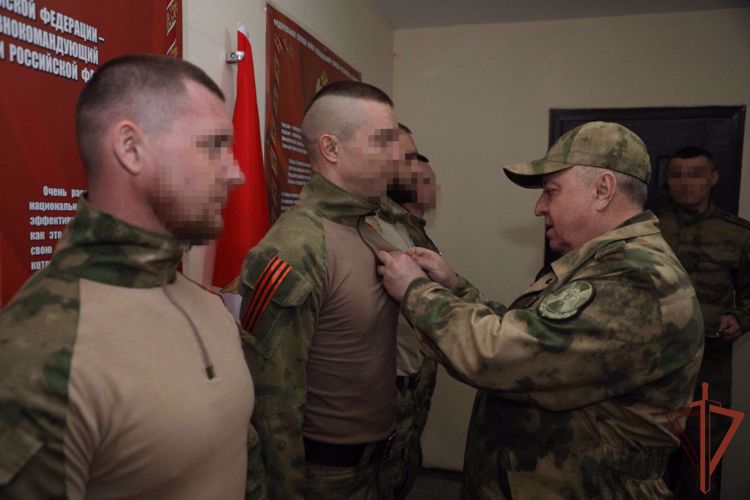 Генерал-полковник Виктор Стригунов проверил организацию службы подразделений Росгвардии в ДНР 
