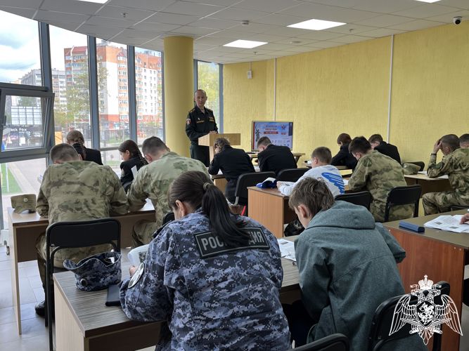 Смоленские росгвардейцы приняли участие в написании «Диктанта Победы»