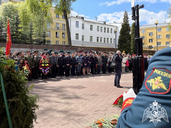 В Смоленске руководство регионального Управления Росгвардии приняло участие в митинге, посвященном Дню Победы