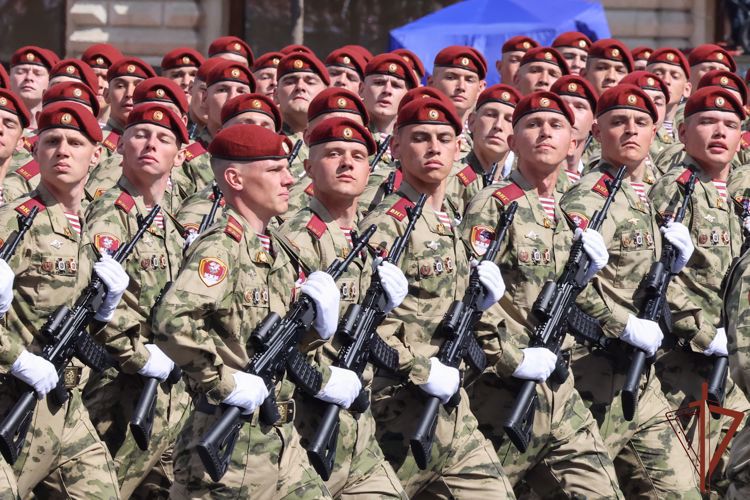 Военнослужащие Росгвардии приняли участие в параде на красной площади