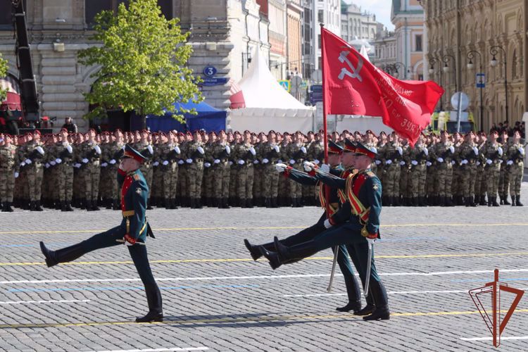 Военнослужащие Росгвардии приняли участие в параде на красной площади