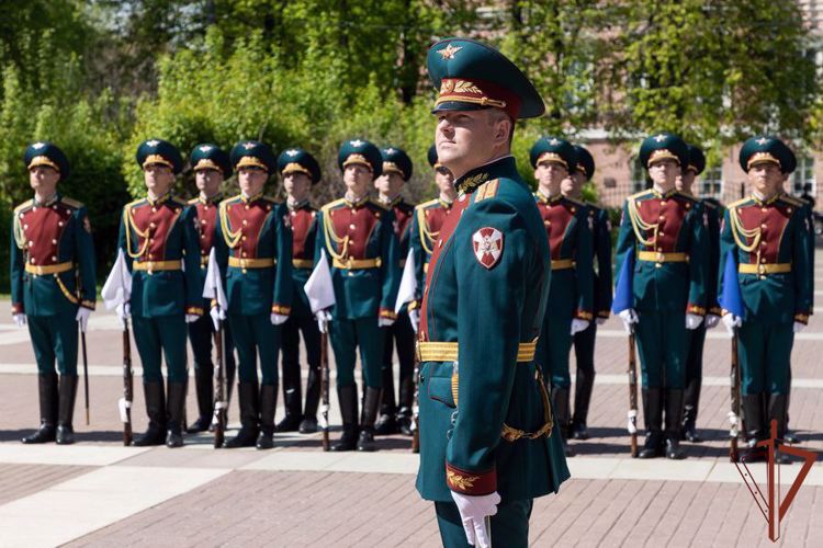 В преддверии Дня Победы генерал армии Виктор Золотов поздравил ветеранов Великой Отечественной войны