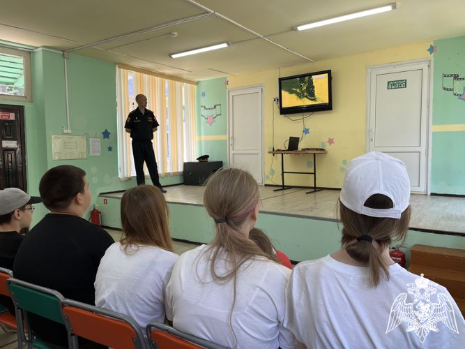 Смоленские росгвардейцы поддержали акцию «Каникулы с Росгвардией»