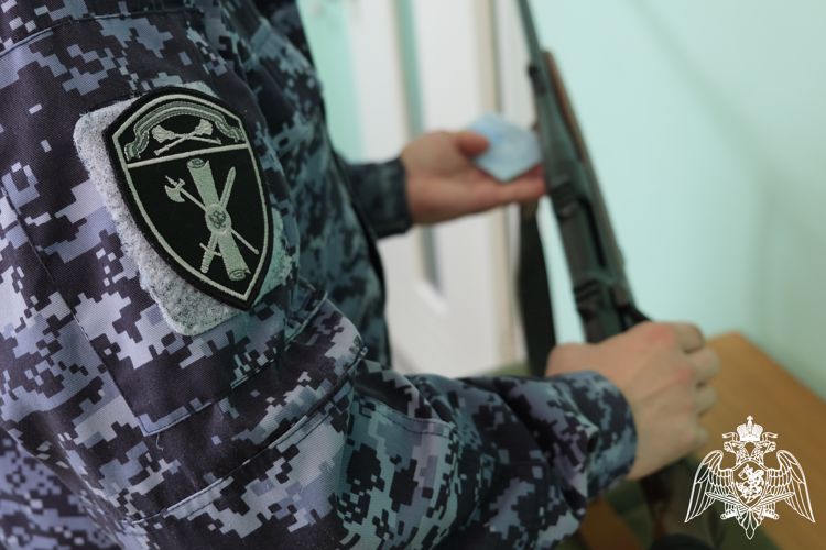 В Смоленской области сотрудники Росгвардии проверили  более 3 тысяч владельцев гражданского оружия  