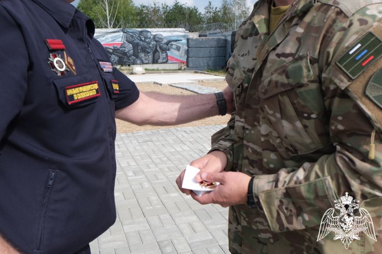 В Смоленске вручили награды росгвардейцам - участникам спецоперации