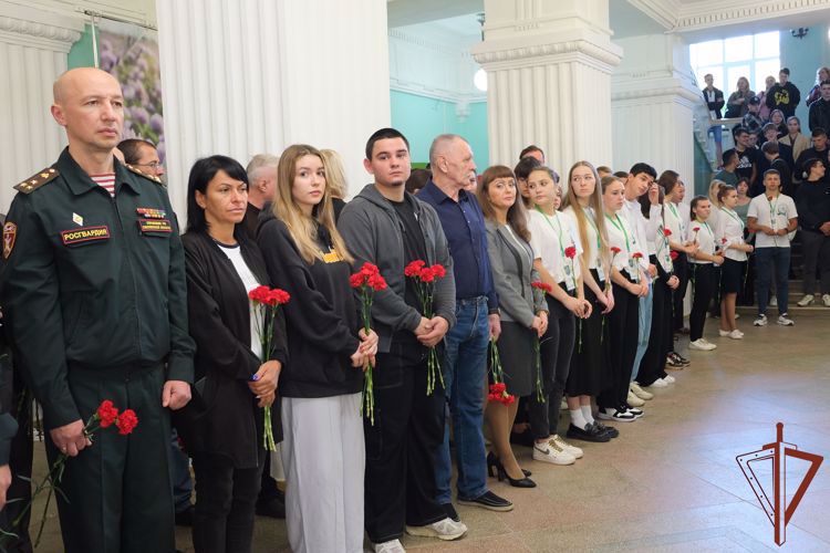 В Смоленске открыли доску военнослужащему Росгвардии,  погибшему при выполнении воинского долга