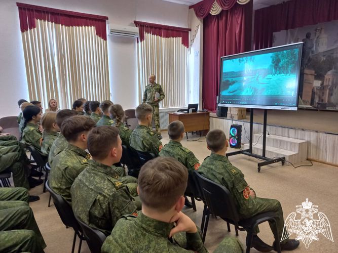 Смоленские росгвардейцы присоединились  к акции «Внимание школа»
