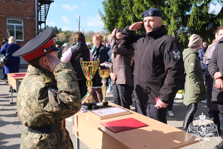 Росгвардейцы приняли торжественную клятву у воспитанников Кадетского корпуса