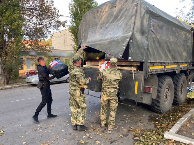 Росгвардейцы доставили гуманитарный груз в отдаленные районе Херсонской области