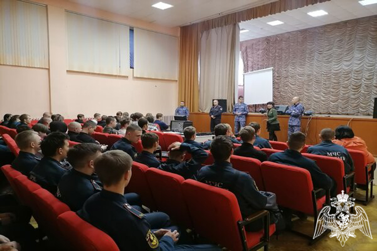 В Смоленске росгвардейцы продолжают рассказывать  о ведомственных институтах 