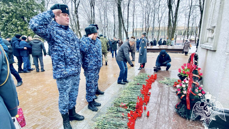 В Смоленске росгвардейцы приняли участие в митинге 