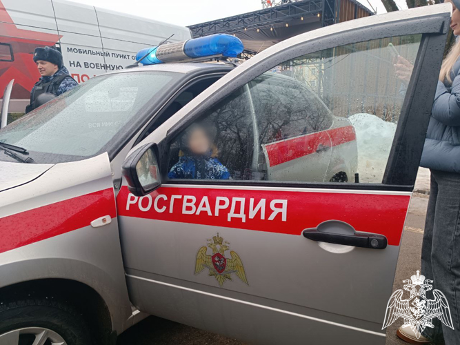 В День защитника Отечества смоленские росгвардейцы приняли участие в выставке техники