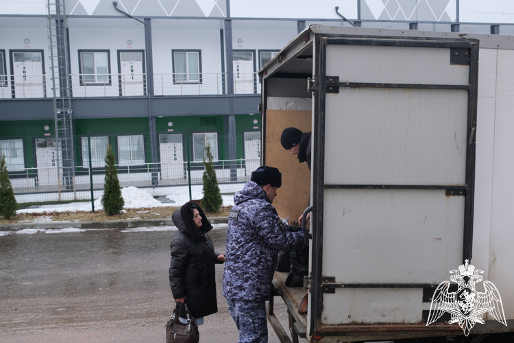 Росгвардейцы совместно с «Комитетом солдатских матерей» доставили гуманитарный груз в Смоленский госпиталь