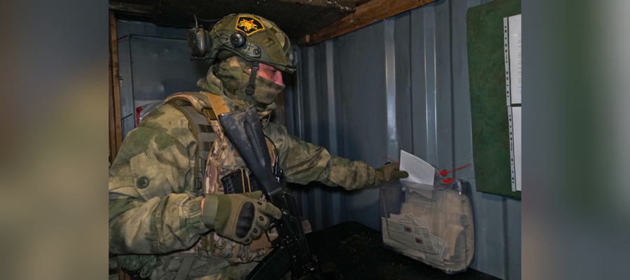 Росгвардейцы в районах проведения СВО досрочно  проголосовали на выборах государства 