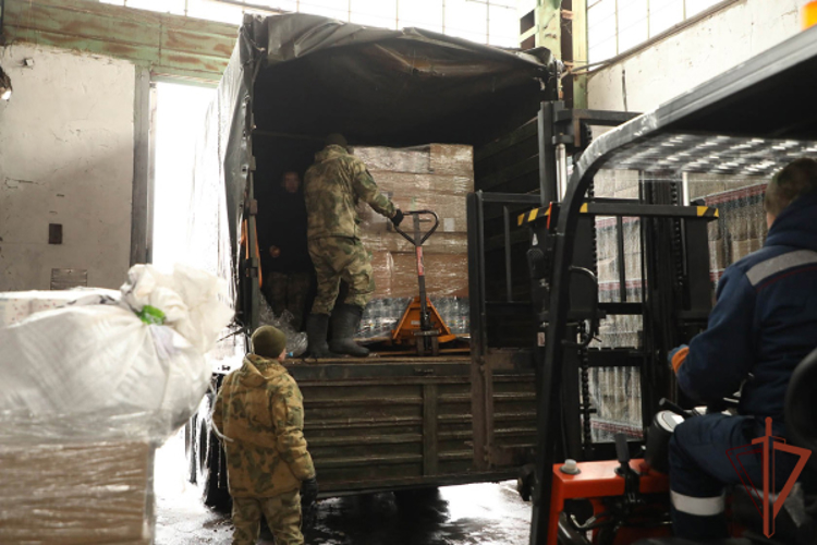 Ветераны Росгвардии доставили партию гуманитарного груза  в районы проведения СВО