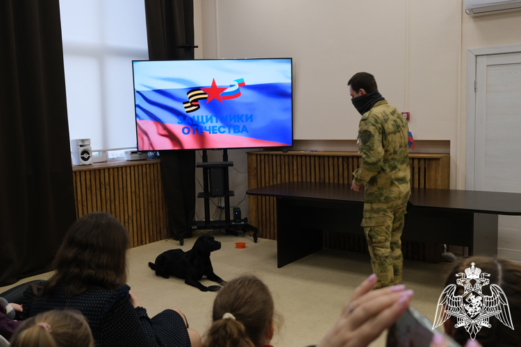 Росгвардейцы побывали в гостях у ребят  из семей участников специальной военной операции