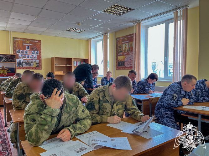 Смоленские росгвардейцы приняли участие во Всероссийской акции «Диктант Победы»