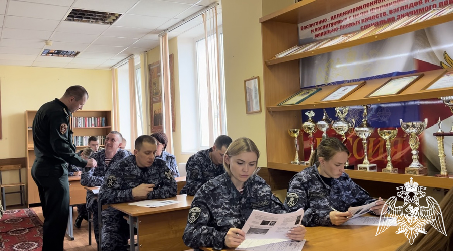Смоленские росгвардейцы приняли участие во Всероссийской акции «Диктант Победы»