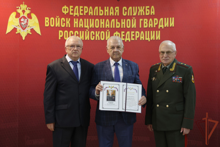 В предверии дня Победы в Росгвардии поощрили активистов ветеранского движения