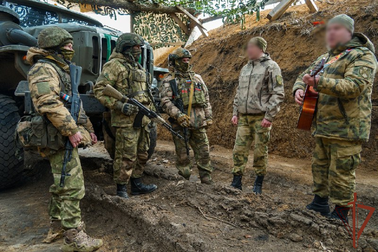 Фронтовая бригада артистов Росгвардии выступила для участников СВО в Херсонской и Запорожской областях