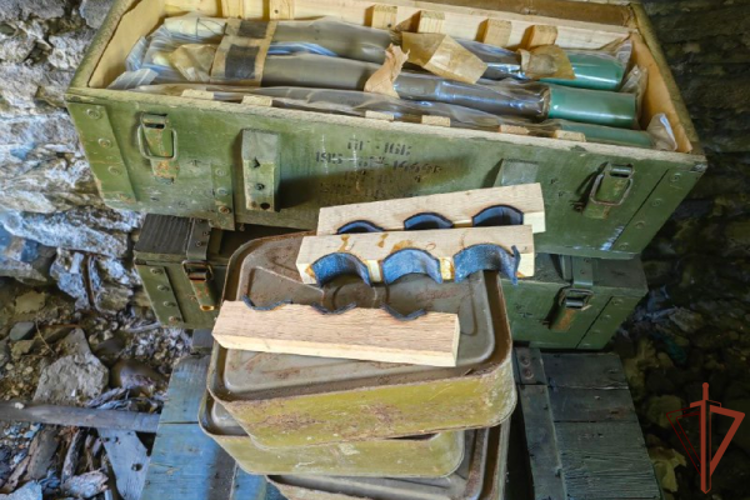 Росгвардейцы обнаружили в ЛНР более 100 тысяч боеприпасов на полевом складе ВСУ 