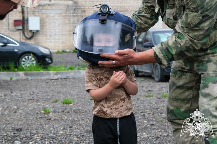 В Смоленской области проходит акция «Каникулы с Росгвардией»