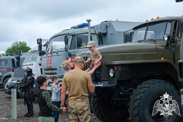 В Смоленской области проходит акция «Каникулы с Росгвардией»