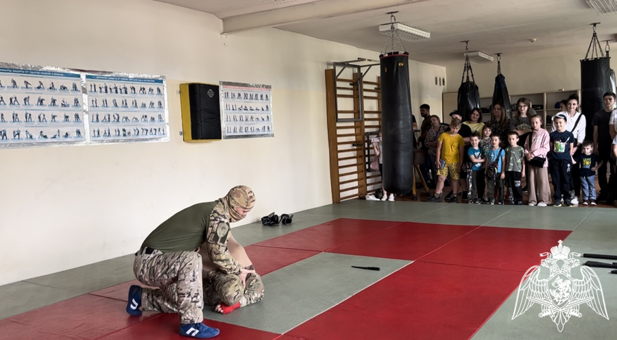В Смоленской области проходит акция «Каникулы с Росгвардией»