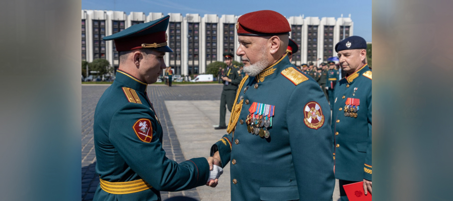 Генерал-полковник Алексей Воробьёв поздравил выпускников Санкт-Петербургского  военного института Росгвардии 