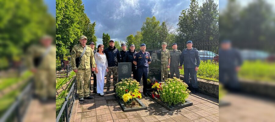 Росгвардейцы почтили память Героя России Алексея Буханова