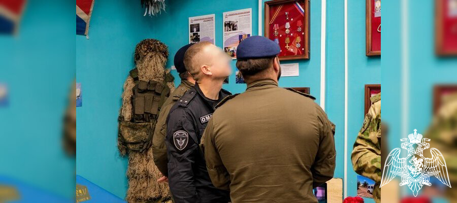 В Смоленске при участии росгвардейцев открылась выставка экспозиции, посвященная специальной военной операции