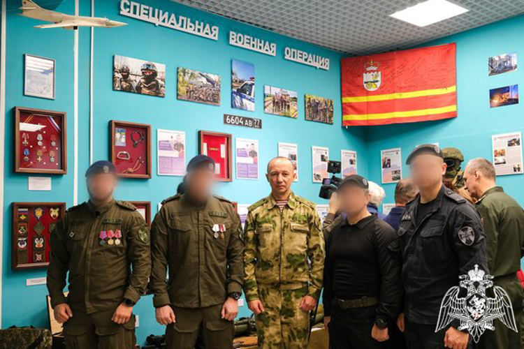 В Смоленске при участии росгвардейцев открылась выставка экспозиции, посвященная специальной военной операции
