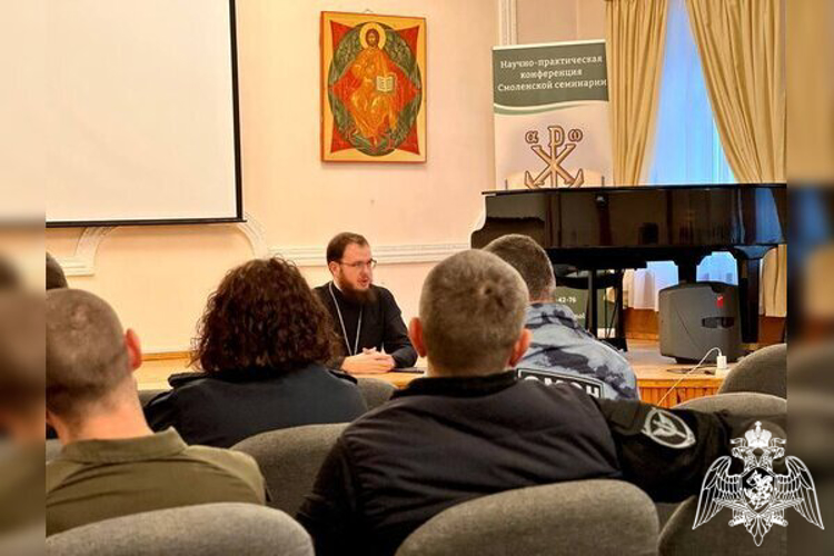 В Смоленской области росгвардейцы встретились с преподавателем семинарии 