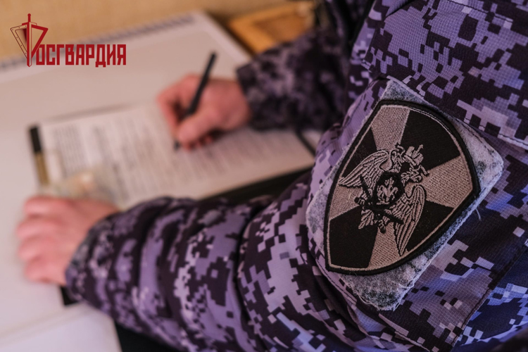В Смоленске сотрудники вневедомственной охраны Росгвардии присоединились к акции «Безопасный Новый год» 
