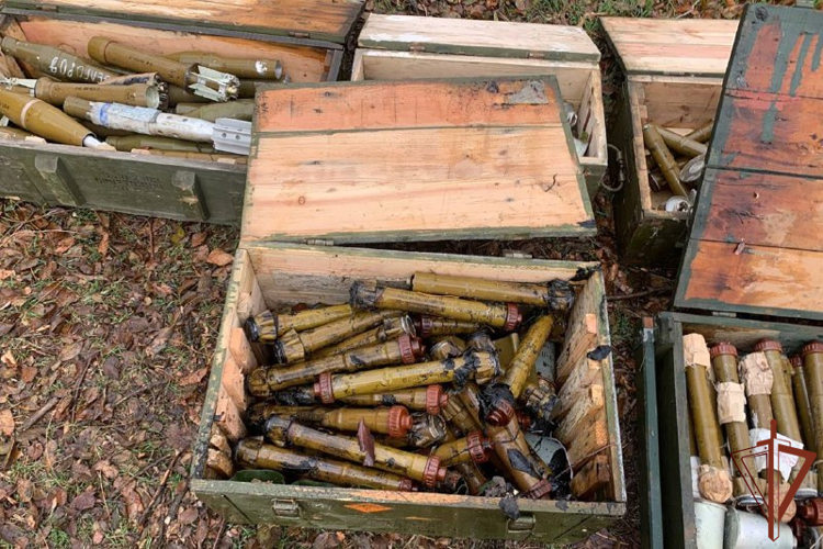 Росгвардейцы и сотрудники военной контрразведки обнаружили схрон с боеприпасами в ДНР