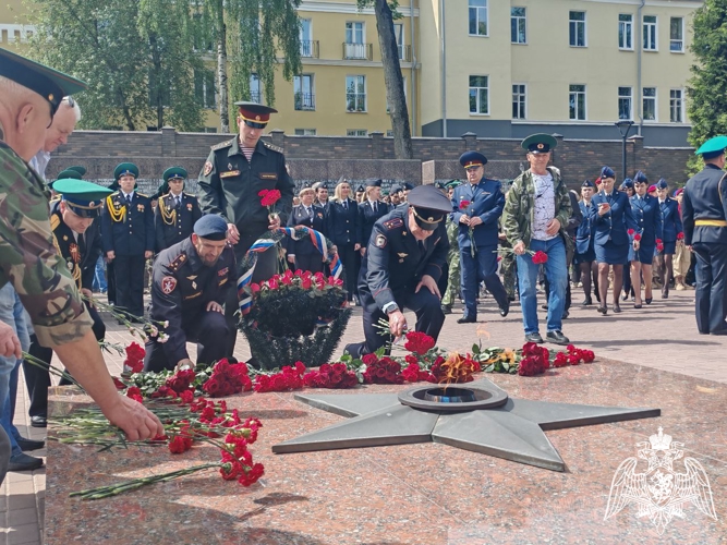 В Смоленске сотрудники и военнослужащие Росгвардии приняли участие в торжественном митинге