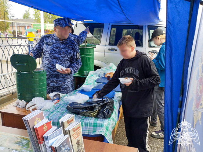 В Смоленской области росгвардейцы приняли участие  в патриотических мероприятиях