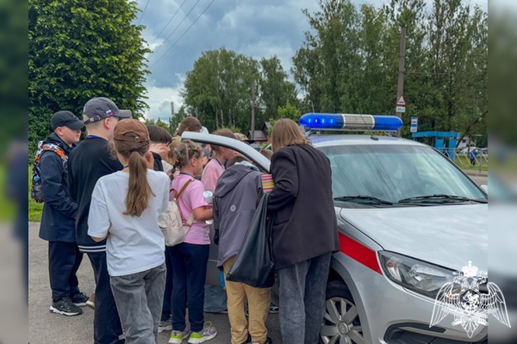 В Смоленске сотрудники вневедомственной охраны  поддержали акцию «Каникулы с Росгвардией»