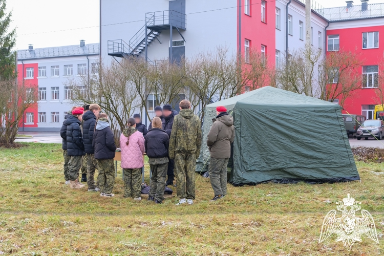 Сотрудники ОМОН приняли участие в военно-патриотическом сборе  для подростков Смоленской области