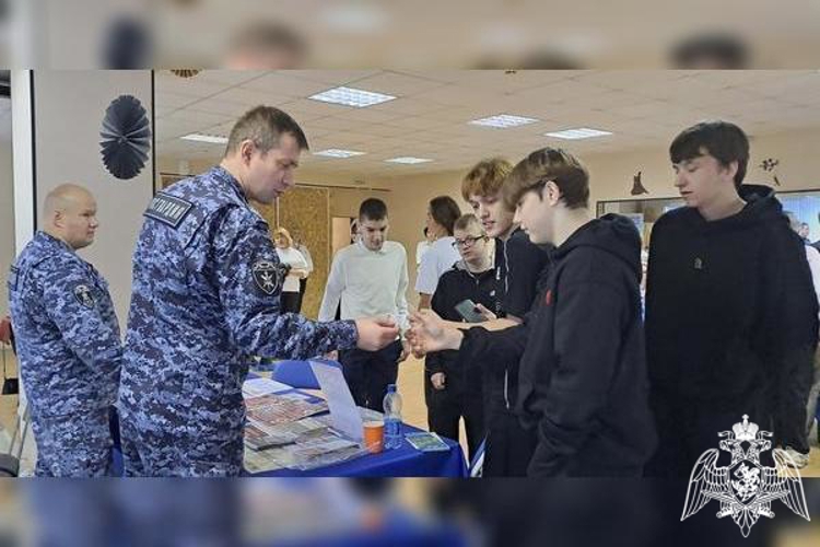 Офицеры Росгвардии рассказали о поступлении на службу