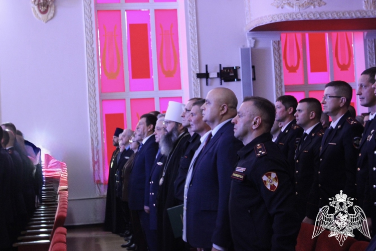 Начальник регионального управления Росгвардии принял участие в торжественном собрании, посвященном Дню сотрудника ОВД