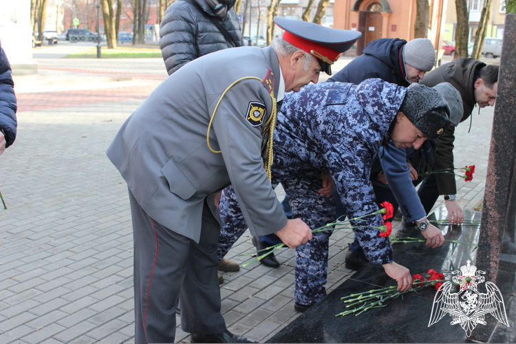 В День ветеранов войск правопорядка прошли торжественные мероприятия в Смоленске