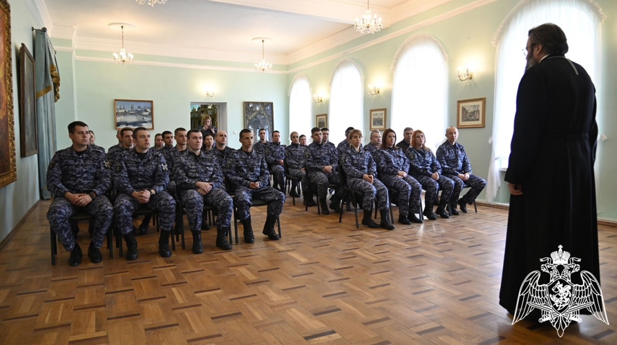 Росгвардейцы приняли участие в экскурсии по православным святыням региона